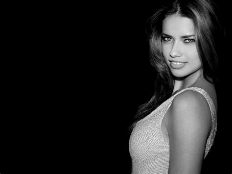 Adriana Lima Wallpaper And Background Image 1600x1200 Id424988