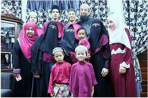 Kongsikan kepada kami, masa depan yang bagaimana anda mahu untuk malaysia?pic.twitter.com/jg78ojs3r7. Poligami Dan Alam Perkahwinan berdasarkan pandanganku ...