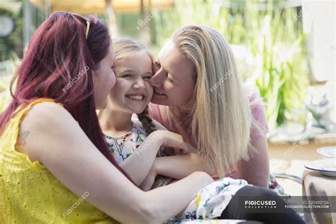 Experimental St Ätna lesbian mother and daughter kiss fortsetzen Tiefe Gewöhnen