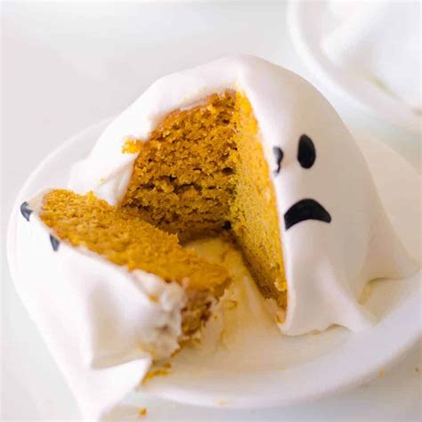 60 Festive And Spooky Halloween Desserts Food Fun And Faraway Places