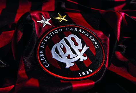 Uma outra versão para a nova identidade visual do athletico paranaense foi divulgada pela agência g8 design. Umbro divulga as novas camisas do Atlético Paranaense ...