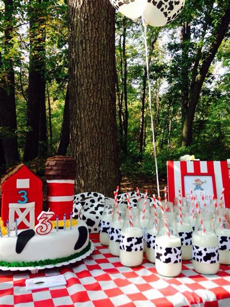 It will bring animals to your home for the perfect children's birthday party. Farm petting zoo birthday party | Party ideas | Pinterest ...
