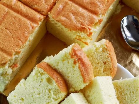 Add the sugar gradually and beat at. Easy Sponge Cake Using Oil - Images Cake and Photos ...