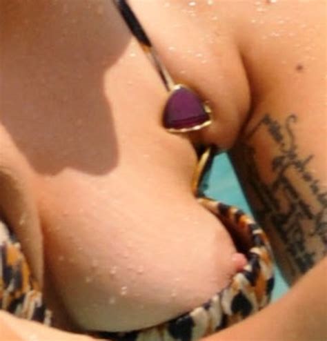 Lady Gaga Ass Pimples Fully Nude Breast Slip In A Bikini