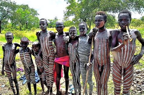 Amazing Photography Photography Poses Mursi Tribe African People