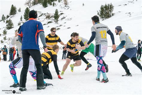 In Innsbruck Kremser Lieferten Sich Rugby Kampf Im Schnee NÖnat