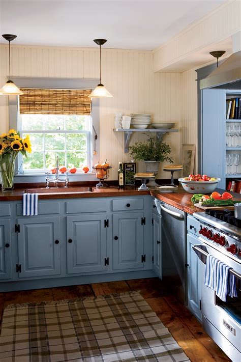 Gray is a versatile color that flawlessly complements traditional, contemporary, modern, or old world kitchen styles. 24 Creative Color Ideas for Your Next Kitchen Reno ...