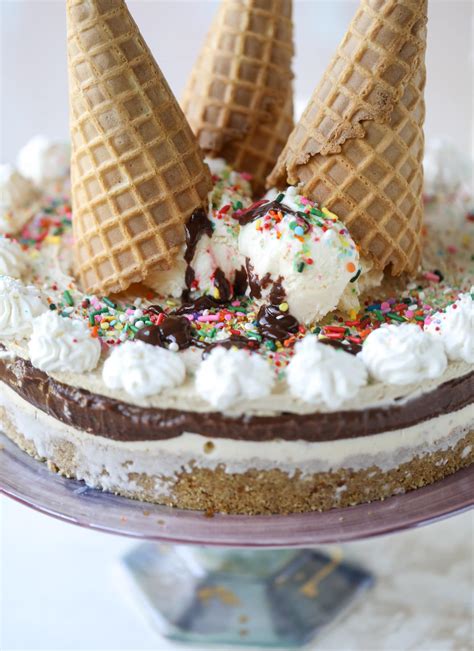 Connecting and inspiring cake decorators around the world. Ice Cream Cake - Peanut Butter Fudge Ice Cream Cake
