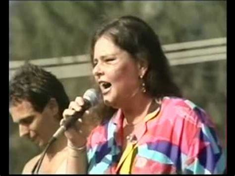 Talentosa e versátil, a cantora sempre deixou claro que se via mais como intérprete do que como compositora. Angela Ro Ro - Eu não - YouTube