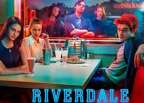 Riverdale Season 2 Trailer Hints At Desperate Times Ahead Geekfeed