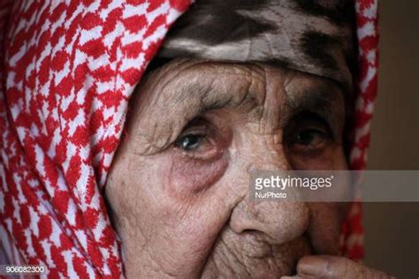 Laila Saleh 110 Years Old Refugee In Athens Photos And Premium High Res