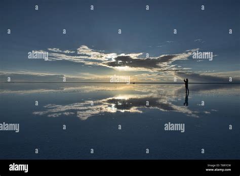 The Worlds Largest Mirror Sunset On The Salt Flats Of The Salar De