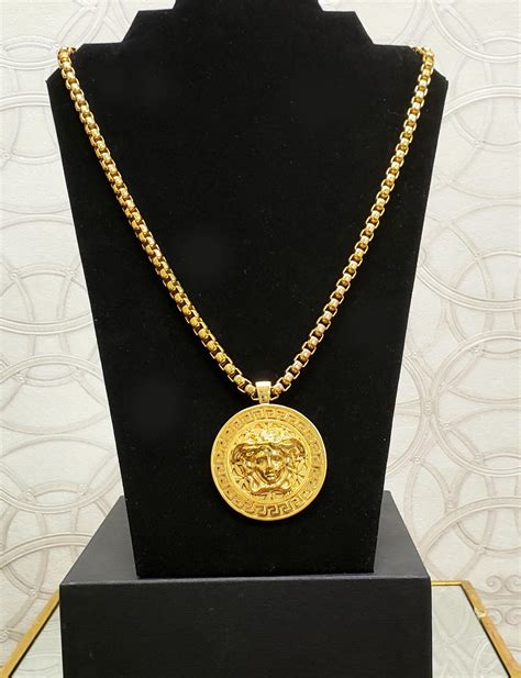 New Versace 24k Gold Plated Medusa Medallion Chain Necklace For Sale At