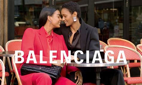 Balenciaga's FW16 Campaign Features Luxe Shopping Bags
