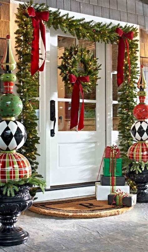 20 Apartment Door Christmas Decorations