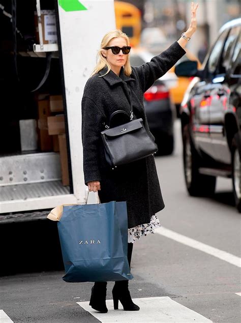 Kelly Rutherford Wore A Chic Outfit To Shop At Zara Who What Wear
