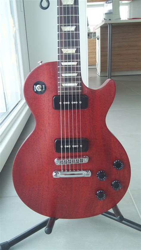 Photo Gibson Les Paul Studio Faded P 90 Worn Brown Gibson Les Paul