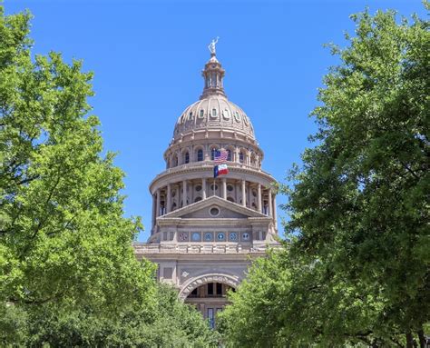 15 Famous Texas Landmarks To Plan Your Road Trip Around