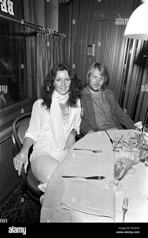 abba anni frid lyngstad y benny andersson en berns restaurante 1979 fotografía de stock alamy