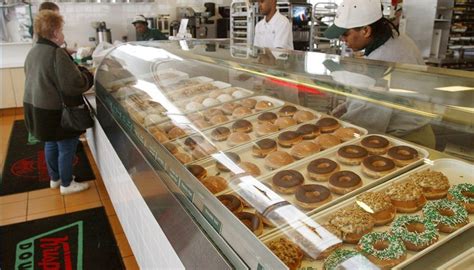 They also appear in other related business categories including restaurants, bakeries, and coffee & espresso restaurants. Create a Donut Shop Menu | Donut shop, Doughnut shop ...