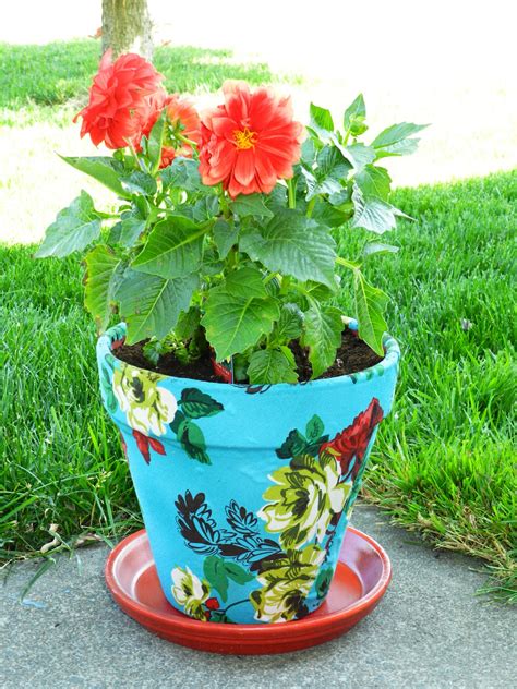 Related:decorative ceramic flower pots decorative outdoor flower pots decorative indoor flower pots decorative flowers craft. Mom-Wife-ER Nurse: Fabric Covered Flower Pot