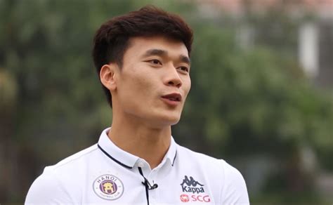 Thủ môn bùi tiến dũng bay lượn cản phá giúp tp.hcm thắng đậm hải phòng. Dính chấn thương vì bị sút bóng trúng tay, Bùi Tiến Dũng ...