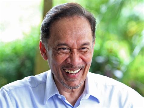 Mohammed ibrahim was born on 3rd may 1946 in the northern part of sudan as the second child in the five children of fathi, his father, and aida, his mother, including 4 boys, in the nubian community. Anwar Ibrahim Biography - Childhood, Life Achievements ...