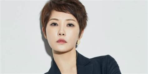 Kim sun ah actually discussed her over a decade long good friendship with jang hyuk last year when she was interviewed during the filming of her movie the five. Kim Sun Ah Husband | Video Bokep Ngentot