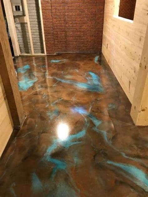 A metallic epoxy garage floor coating is one of the most popular ways to use metallic epoxy. Metallic epoxy floor - salon floor (Görüntüler ile) | Beton döşeme, Döşemeler, Painting