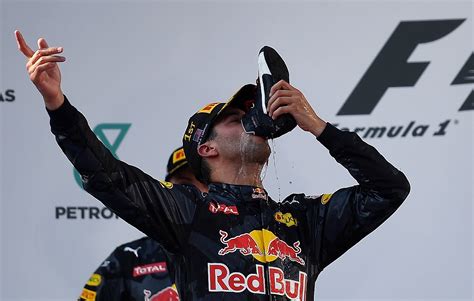 Daniel Ricciardo S Red Bull Redemption Story Is A Formula Fairytale Dmarge