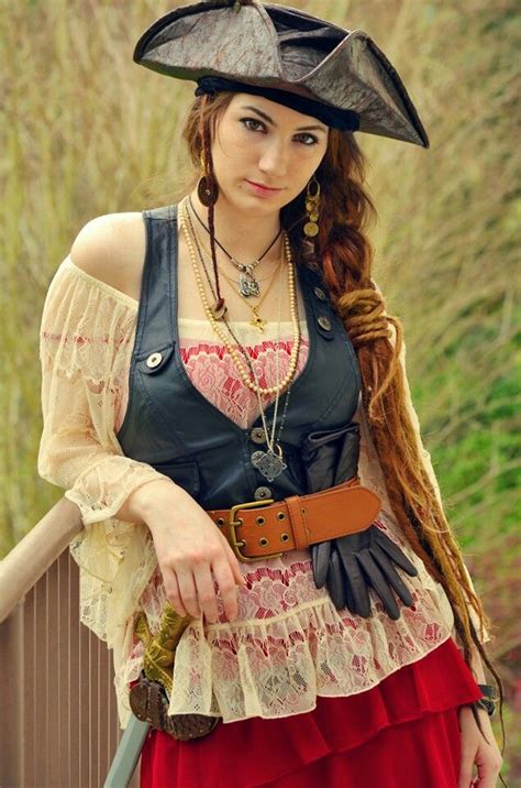 pin by samantha dourney on costumes n cosplay pirate woman costumes for women pirate outfit