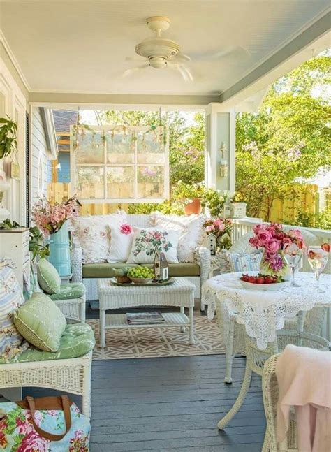 Pin By Annie On Summer Cottage Shabby Chic Porch Shabby Chic Room