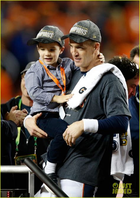 Nfl legend peyton manning plays some serious football with children. Peyton Mannings' Kids Join Him on Super Bowl 2016 Field ...