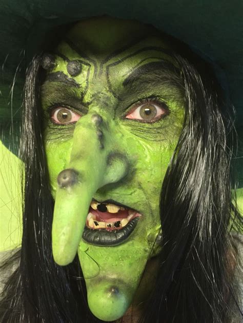 This halloween, we're bringing scary back. Green Witch, Face painting, Halloween make up | Maquillaje ...