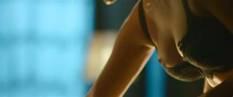 Nude Video Celebs Sanya Malhotra Sexy Ludo 2020