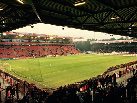 Fc union berlin is a professional german association football club based in köpenick, berlin. Pin auf 1.FC Union Berlin