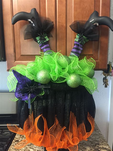 Witchs Cauldron Wreath Diy Halloween Wreath Halloween Crafts
