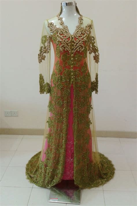 35 design gaun pengantin muslimah warna gold. bdc: BUSANA PENGANTIN BERMANIK | KOMBINASI WARNA HIJAU DAN ...