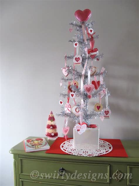 Swirly Designs by Lianne & Paul: How-to: Heart Tree Topper