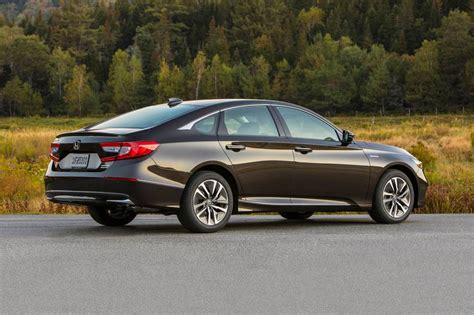 2019 Honda Accord Hybrid Review And Ratings Edmunds