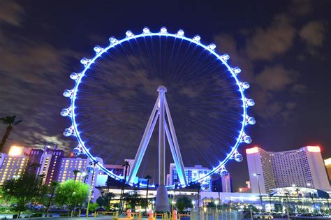 High Roller In Las Vegas A Giant Ferris Wheel On The Strip Go Guides