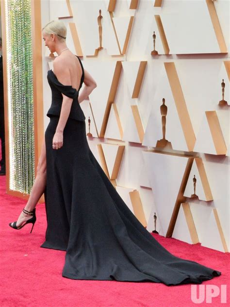 Photo Charlize Theron Arrives For The 92nd Annual Academy Awards In