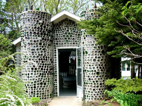 Six Diy Glass Houses Built From Bottles Atlas Obscura