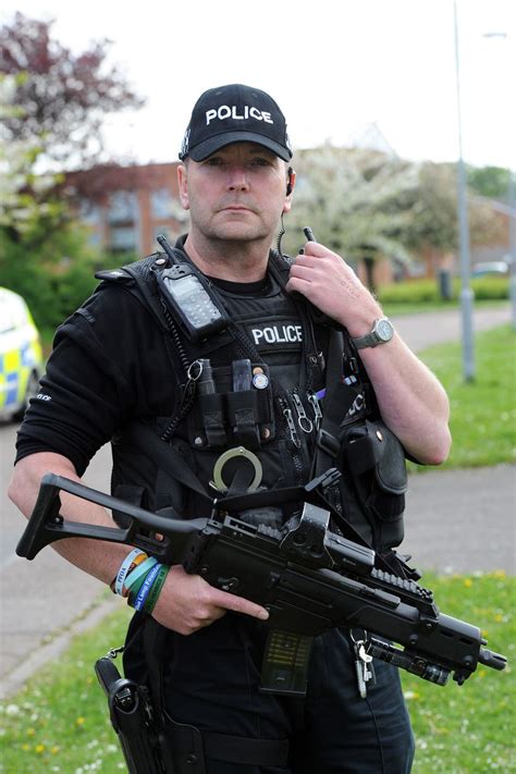 Armed Police On Patrol In Luton Mirror Online