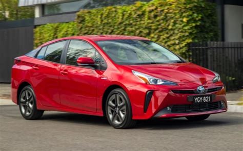 2020 Toyota Prius I Tech Hybrid Five Door Hatchback Specifications