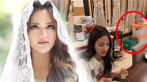 Pebisnis sekaligus putra konglomerat, ardi bakri menyerahkan diri ke polres jakarta selatan menyusul penangkapan istrinya atas penyalahgunaan narkotika. Miliki Suami Sekaya Ardi Bakrie, Bagian Ruang Makan Rumah ...