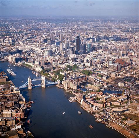 1986 Aerial View Of The City Rlondon