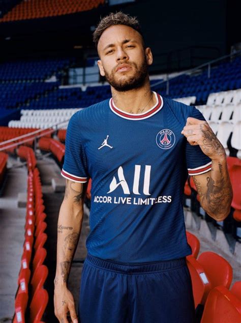 The short name of the club is psg and paris sg. Nike dévoile le maillot domicile PSG 2021-2022 | Footsilo