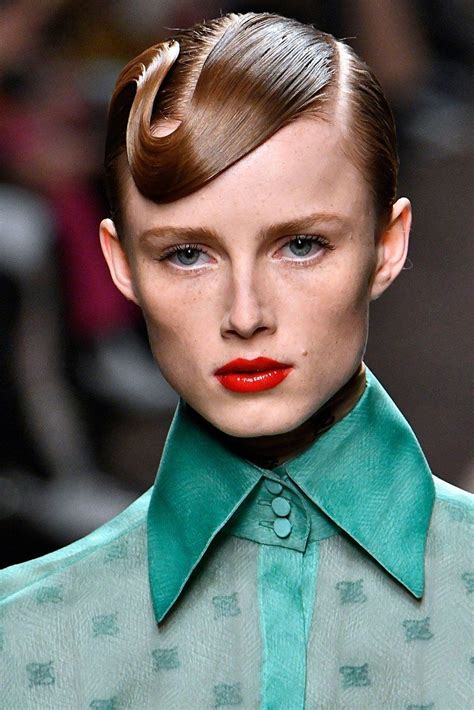 The Best Hair And Makeup Trends From The Fall 2019 Fashion