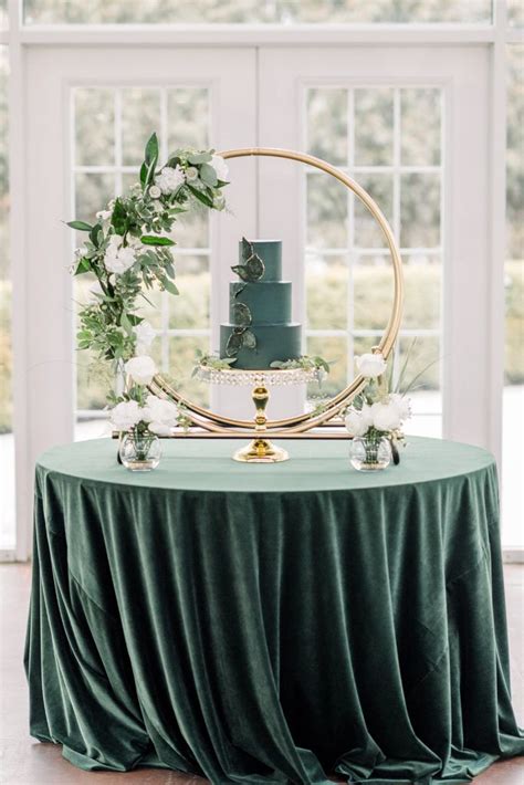 Emerald And Gold Winter Wedding Inspiration Green Wedding Decorations